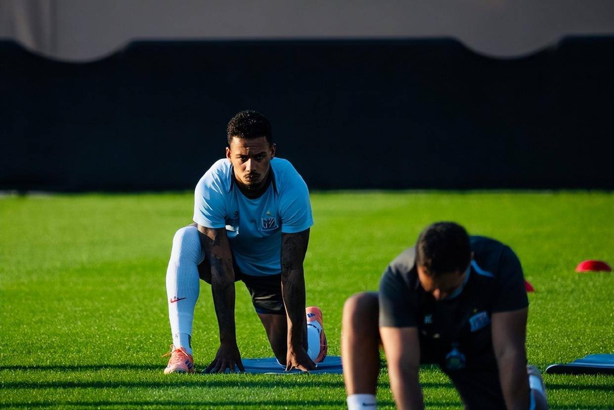 英雄联盟官方直播-包含欧超杯加时末段走向成谜；上海申花强势反弹；媒体盛赞；训练强度明显提升的词条